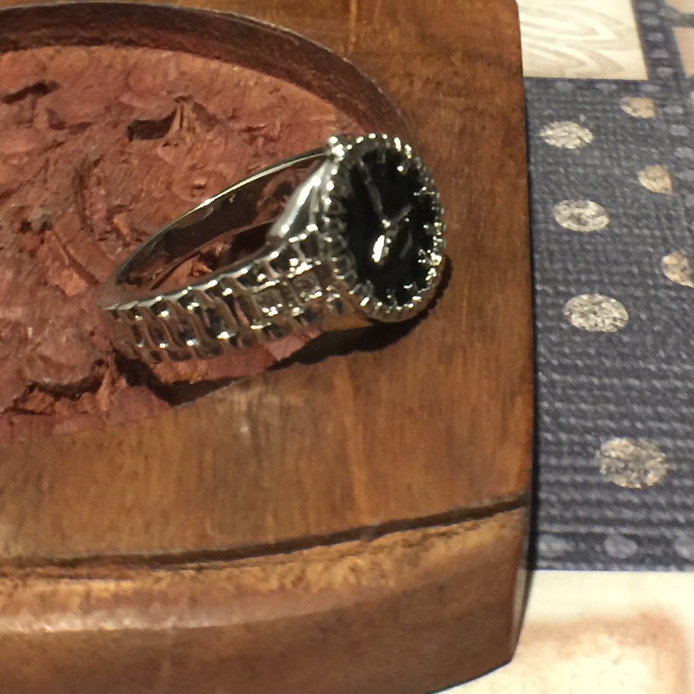 Ring size 8 - Picture 4 of 8